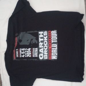 2014 Garth brooks XL tour shirt
